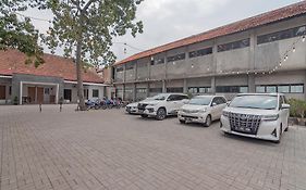 Reddoorz Near Alun-Alun Garut